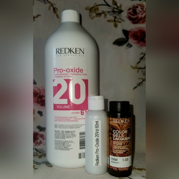 Redken Color Gels Lacquers Color Kit: 1NW Midnight & Pro-Oxide Developer - Picture 3 of 3